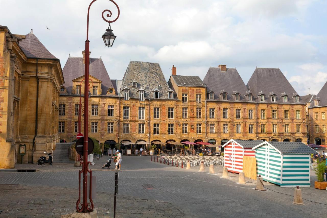 Charleville-Mezieres: Belle Vue Place Ducale Екстер'єр фото